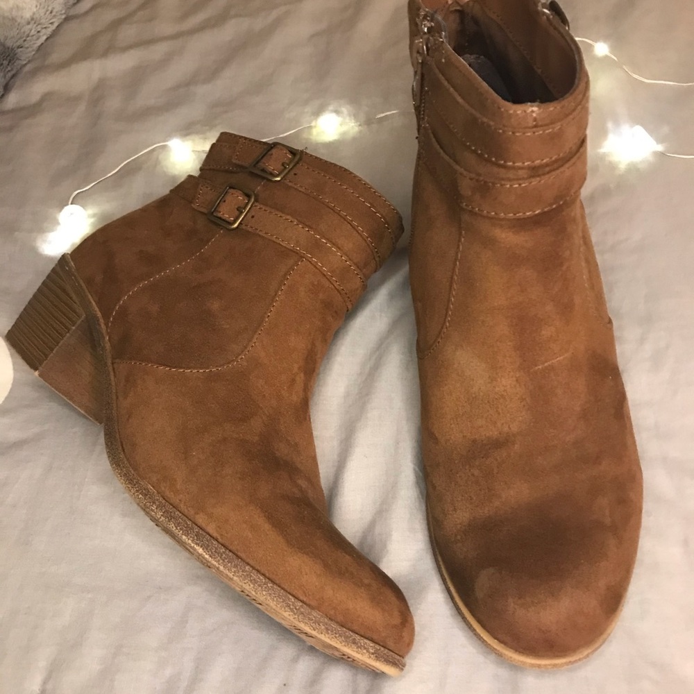 American Eagle booties